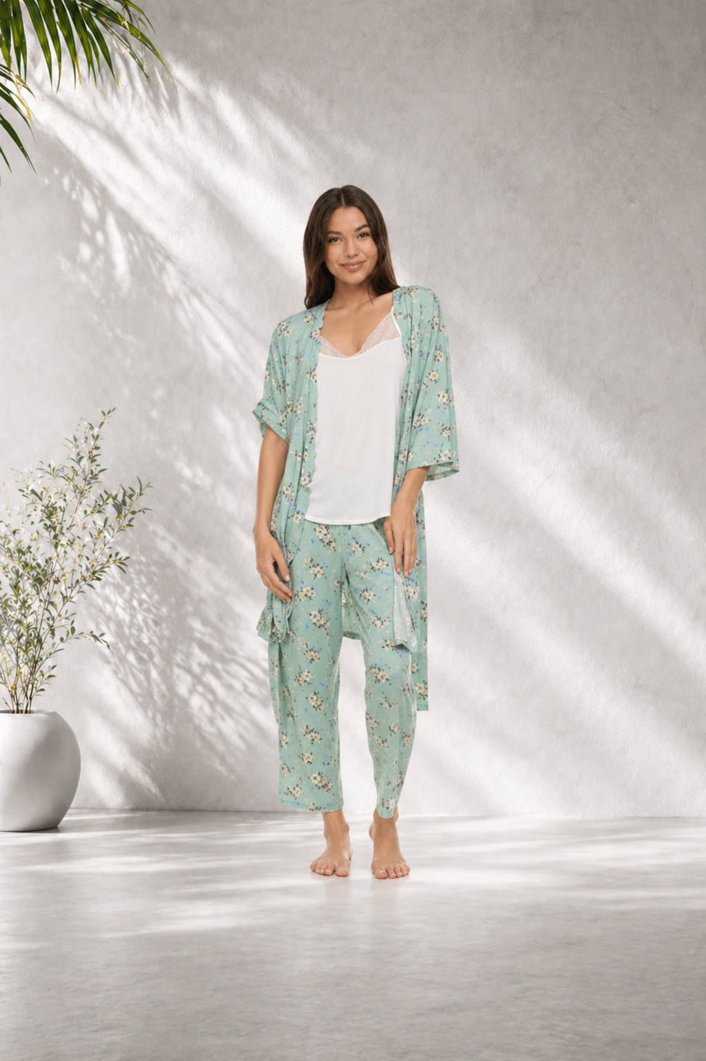 Pijama Capri Flora Nikrooz con Bata Kimono Mujer
